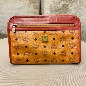🎉 HOST PICK 🎉 MCM vintage clutch
